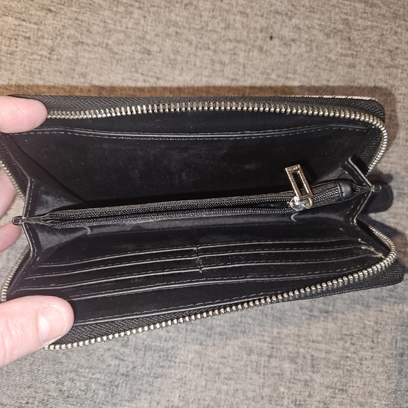 GUESS WOMENS SIGNATURE GLEESON SLG BLACK/GRAY WALLET - Picture 3 of 5